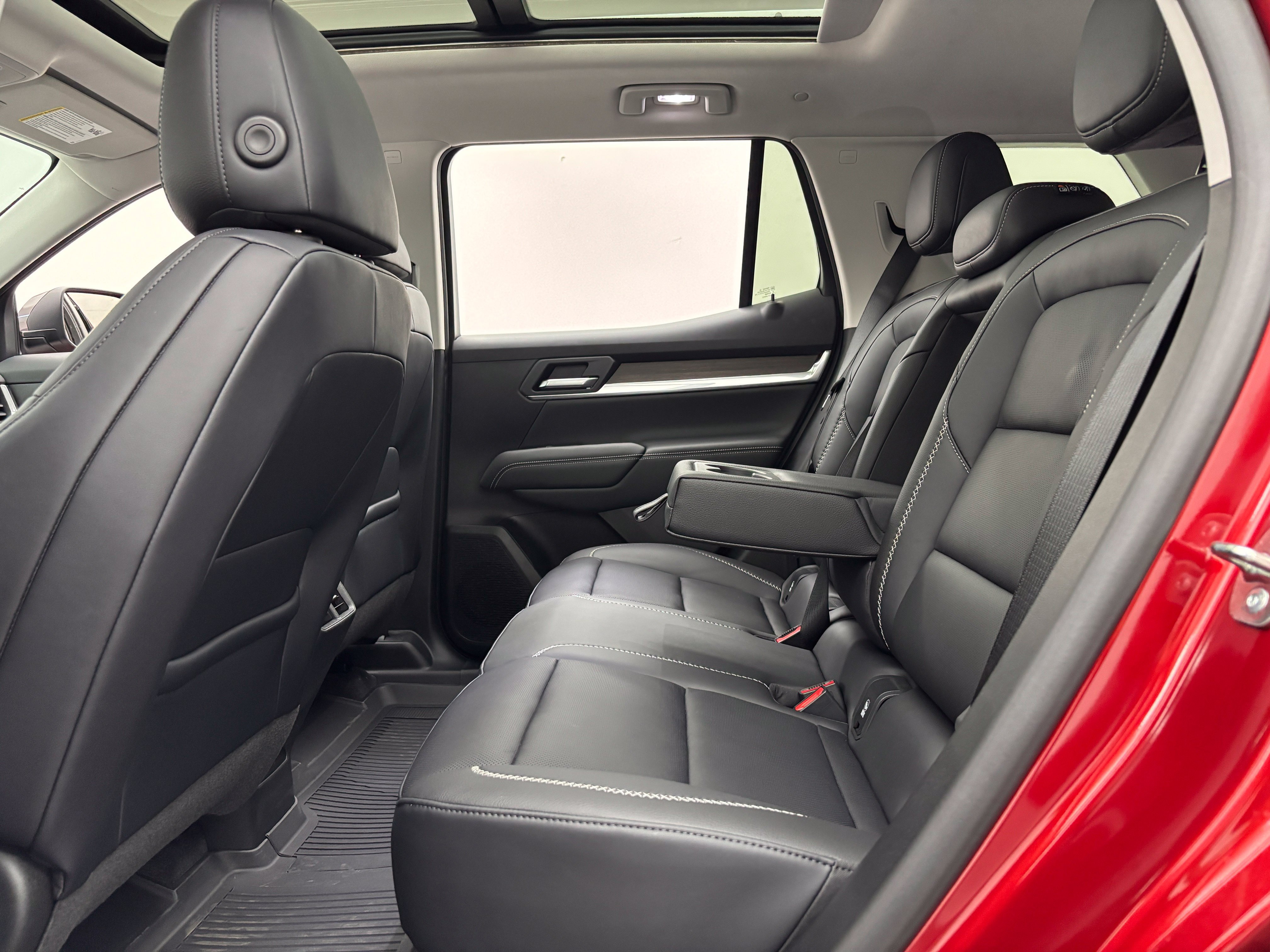New 2027 GMC Terrain Denali w/ LPO, Floor Liner Package AWD/4WD image 42