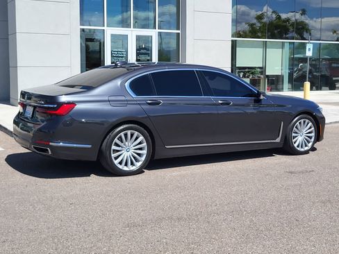 Used 2022 BMW 740i RWD image 5
