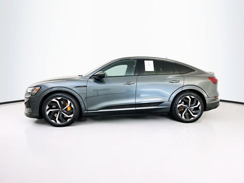 Used 2023 Audi e-tron Premium Plus w/ Premium Plus Package image 4