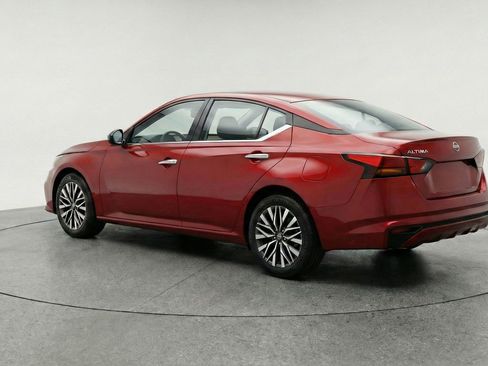 Used 2025 Nissan Altima 2.5 SV image 6