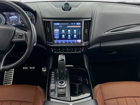 Used 2022 Maserati Levante Modena AWD/4WD image 11