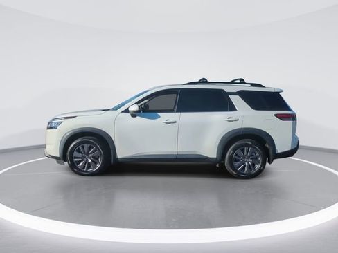Used 2022 Nissan Pathfinder SV AWD/4WD image 5