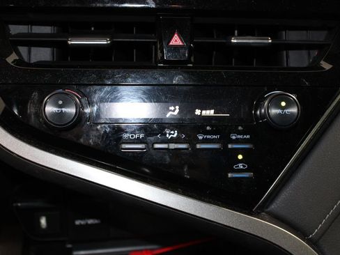 Used 2021 Toyota Camry SE image 27