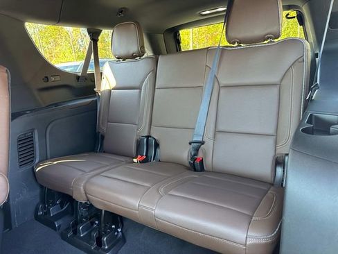 Certified 2024 Chevrolet Suburban High Country w/ Advanced Technology Package image 18