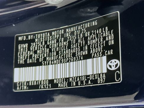 Used 2025 Toyota Corolla LE FWD image 12