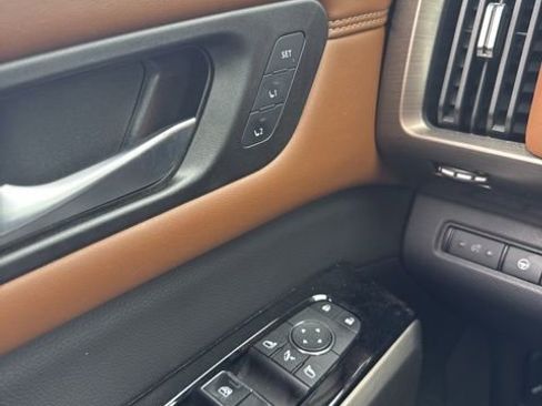 Certified 2023 Nissan Pathfinder Platinum AWD/4WD image 26
