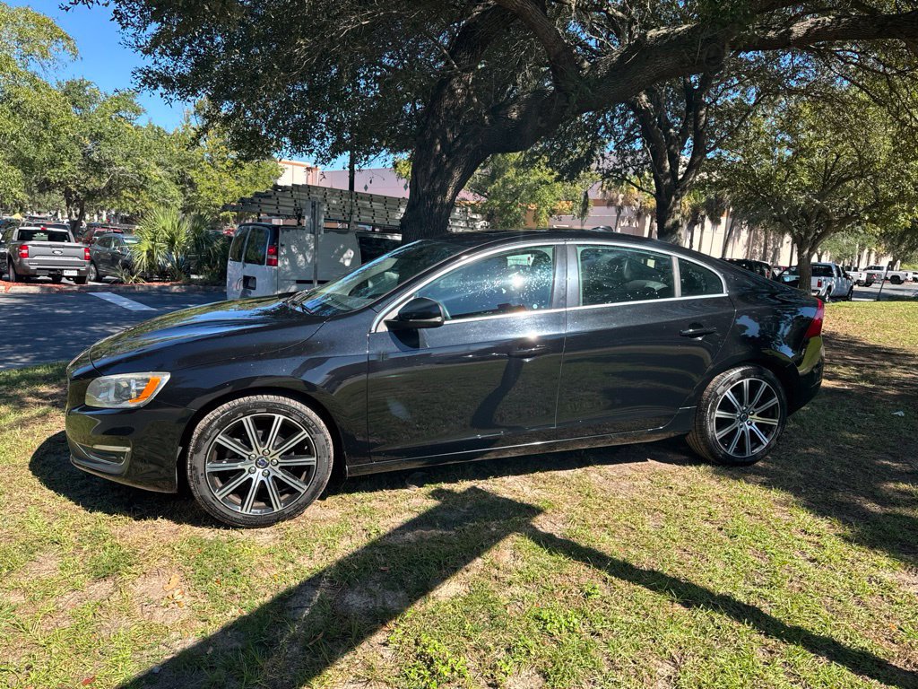 Used 2017 Volvo S60 T5 Inscription FWD image 4