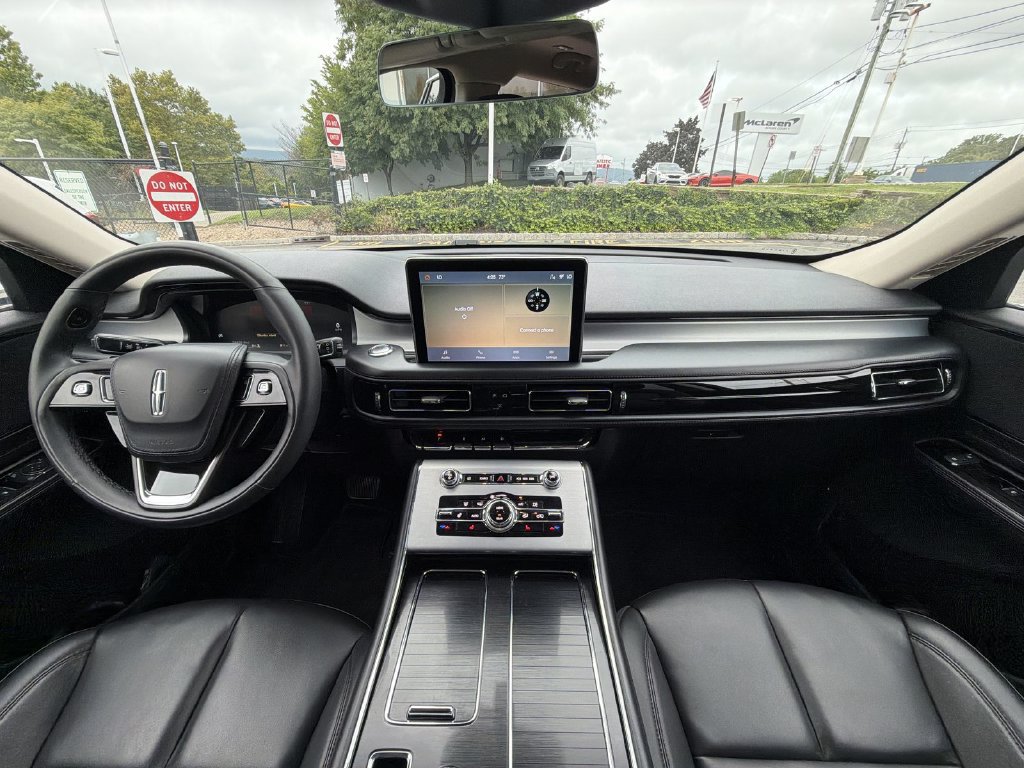 Used 2023 Lincoln Aviator AWD w/ Premium Package image 18