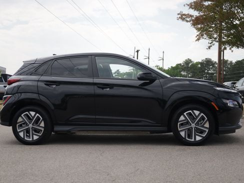 Used 2023 Hyundai Kona SEL FWD image 6