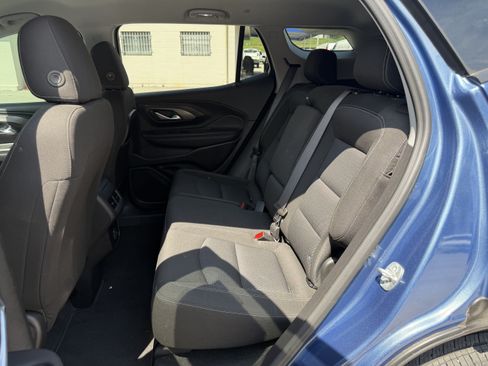 Used 2024 GMC Terrain SLE FWD image 12