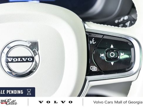 Certified 2023 Volvo XC60 B5 Ultimate FWD image 13