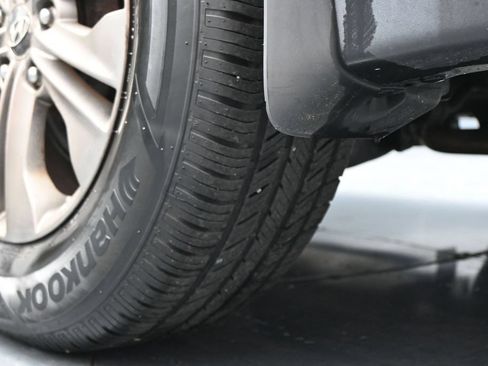 Used 2013 Hyundai Santa Fe Sport FWD image 17