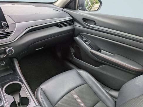 Used 2024 Nissan Altima 2.5 SR FWD image 17