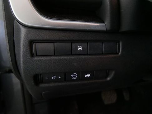 Used 2025 Nissan Rogue SV image 15