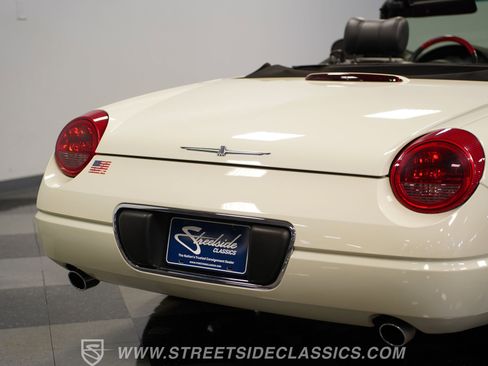 Used 2002 Ford Thunderbird image 26