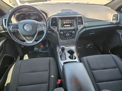 Used 2021 Jeep Grand Cherokee Laredo AWD/4WD image 9