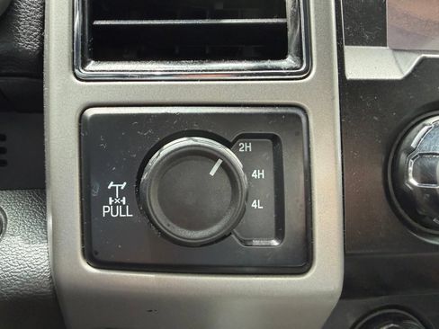 Used 2019 Ford F250 Lariat w/ Lariat Ultimate Package AWD/4WD image 7