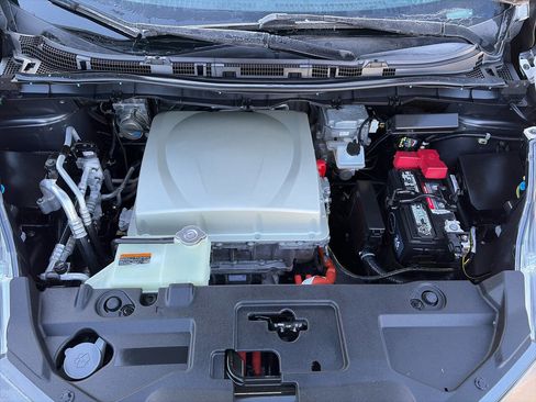 Used 2016 Nissan Leaf SV w/ Premium Package image 17