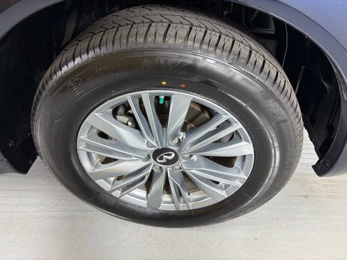 Used 2024 INFINITI QX80 Luxe image 10