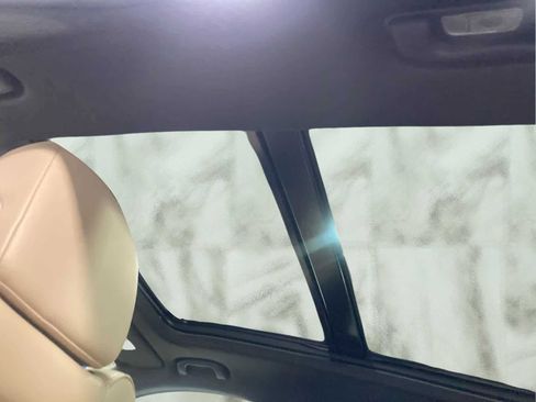 Used 2024 Cadillac XT4 Luxury w/ Cold Weather Package image 16