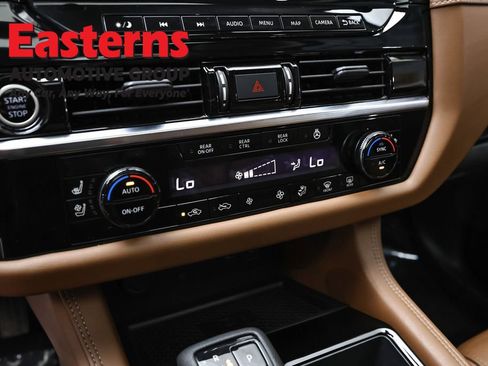 Used 2023 Nissan Pathfinder Platinum AWD/4WD image 19