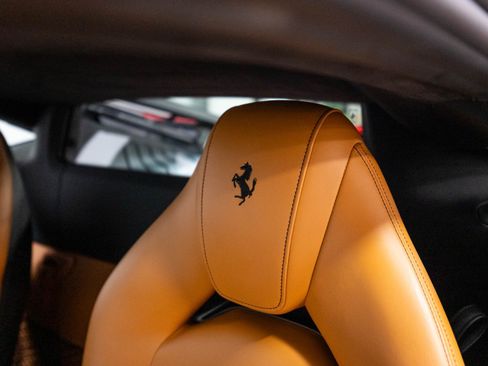 Used 2016 Ferrari 488 GTB RWD image 9
