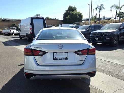 Used 2025 Nissan Altima 2.5 SV AWD/4WD image 4