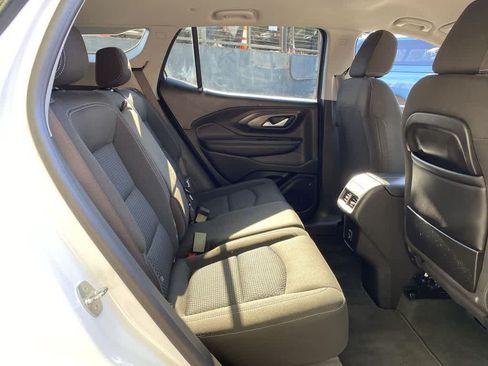 Used 2022 GMC Terrain SLE w/ Elevation Edition AWD/4WD image 17