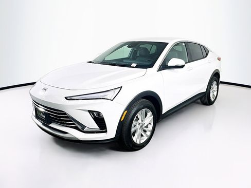 Used 2024 Buick Envista Preferred w/ Convenience I Package image 3