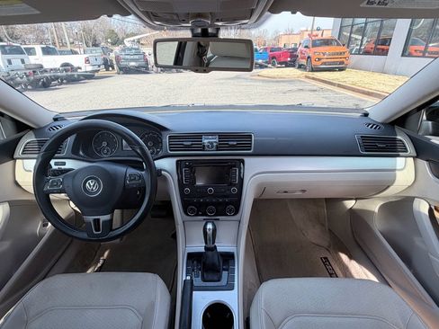 Used 2013 Volkswagen Passat 2.5 SE image 18