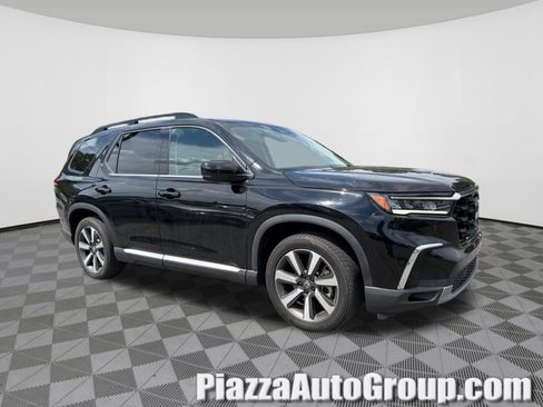 Used 2023 Honda Pilot Touring image 1