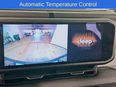 Used 2025 Jeep Wrangler Unlimited Sahara AWD/4WD image 14