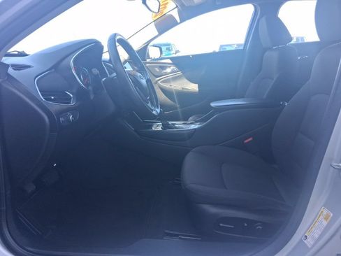 Used 2017 Chevrolet Malibu LT FWD image 25