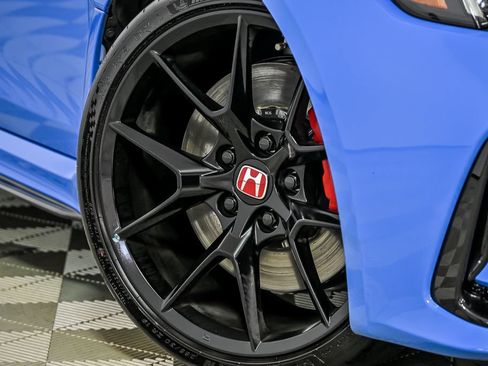 Used 2025 Honda Civic Type R image 3