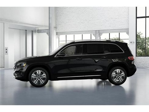 Used 2026 Mercedes-Benz GLB 250 4MATIC image 35