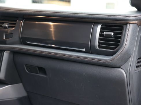 Used 2022 Ford F150 Lightning Lariat image 47