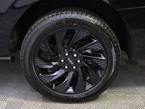 New 2026 Lincoln Navigator Reserve AWD/4WD image 19