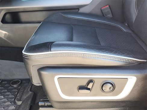 Used 2025 RAM 1500 Laramie w/ Laramie Southwest Edition image 25