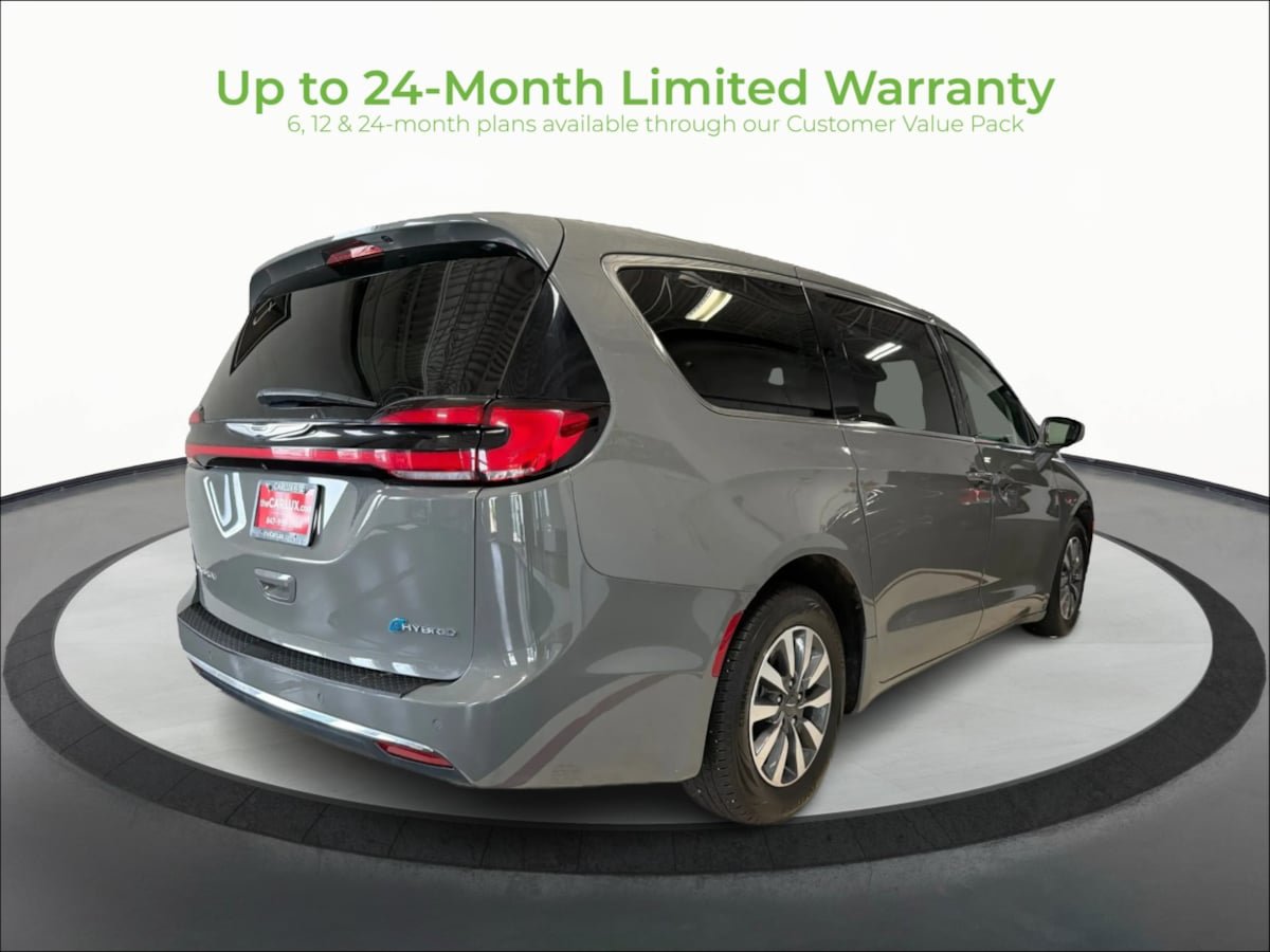 Used 2022 Chrysler Pacifica Touring-L FWD image 7