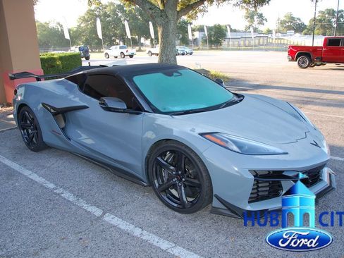 Used 2024 Chevrolet Corvette Z06 w/ Z07 Performance Package RWD image 7