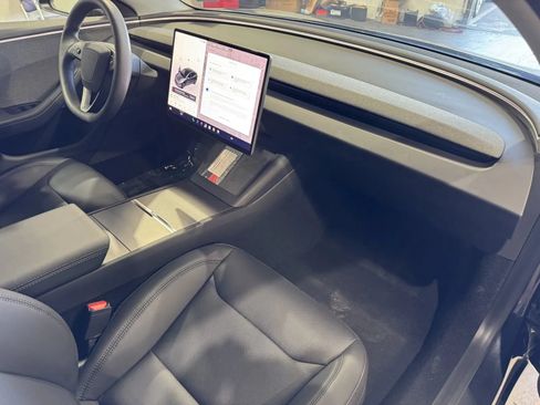 Used 2024 Tesla Model 3 RWD image 5