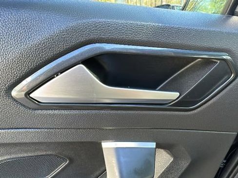 Used 2024 Volkswagen Tiguan SE R-Line image 32