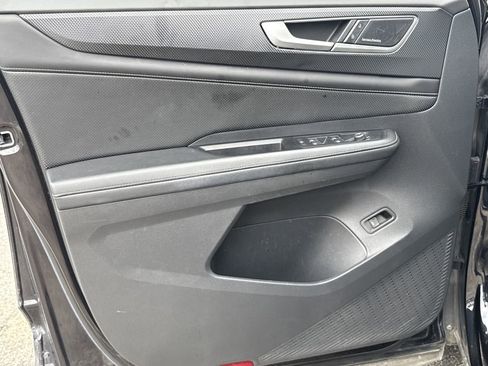 Used 2024 Volkswagen Atlas Cross Sport SEL Premium R-Line image 9