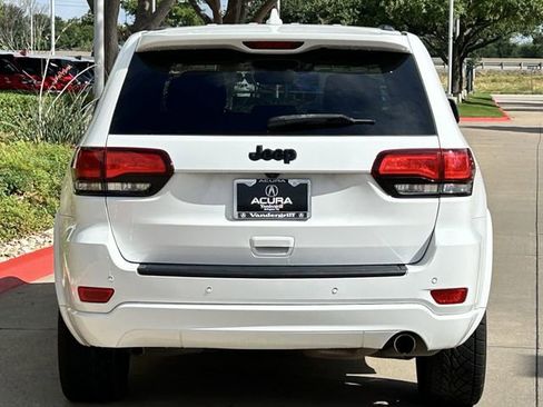 Used 2020 Jeep Grand Cherokee Altitude RWD image 5