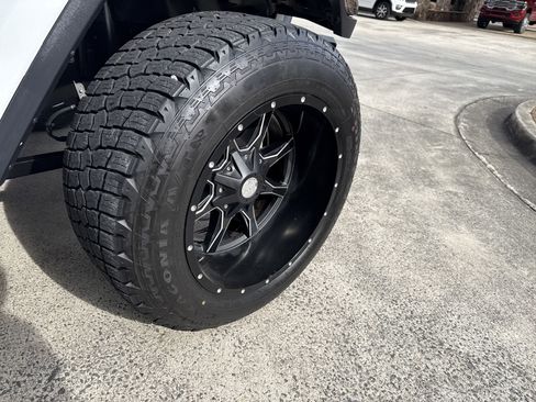 Used 2018 Jeep Wrangler Unlimited Sahara w/ Dual Top Group image 16