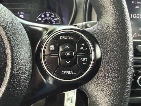 Used 2022 Kia Soul LX image 12