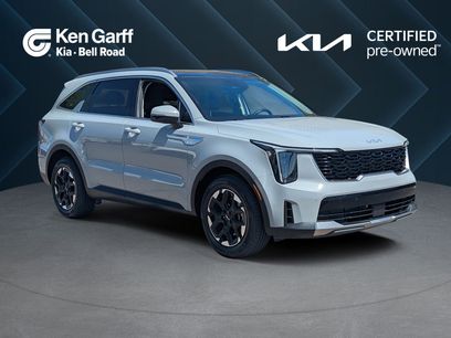 Certified 2025 Kia Sorento S w/ Panoramic Sunroof Package