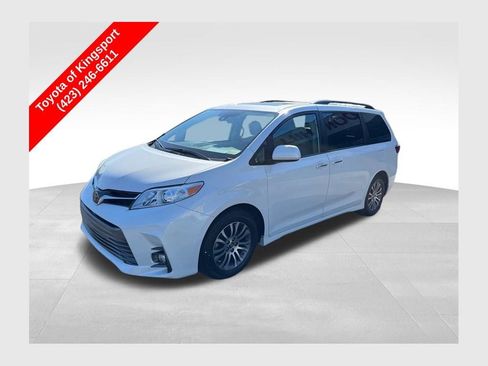 Used 2019 Toyota Sienna XLE FWD image 1