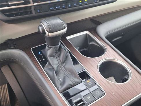 Used 2023 Toyota Sienna XLE image 14