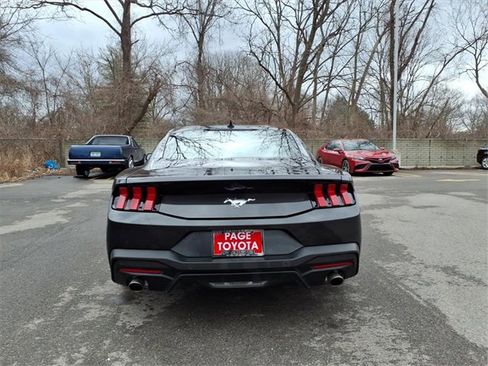 Used 2024 Ford Mustang Coupe image 6
